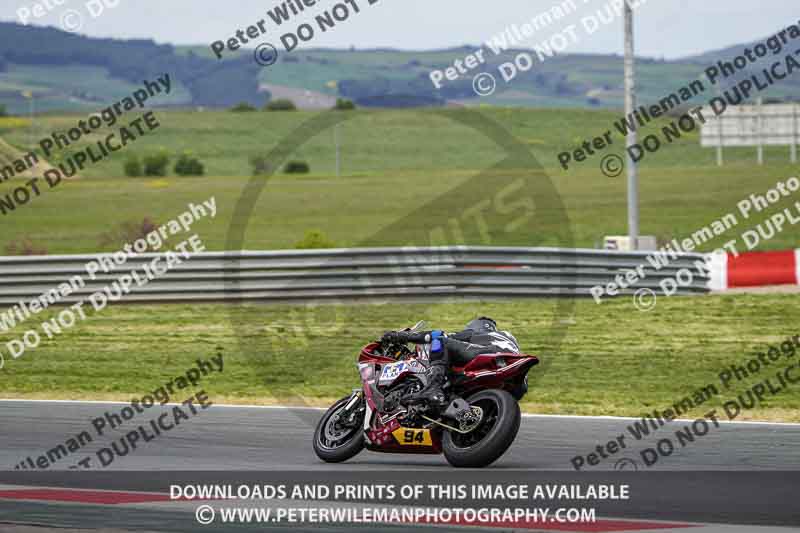 cadwell no limits trackday;cadwell park;cadwell park photographs;cadwell trackday photographs;enduro digital images;event digital images;eventdigitalimages;navarra;no limits trackdays;peter wileman photography;racing digital images;trackday digital images;trackday photos
